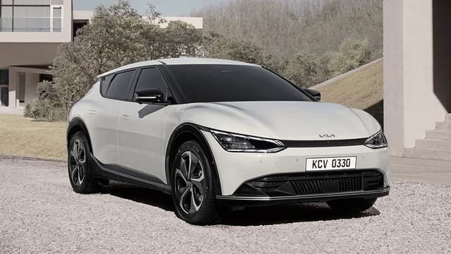 Arriva la Kia EV6. Le prime foto ufficiali della prima “born electric”