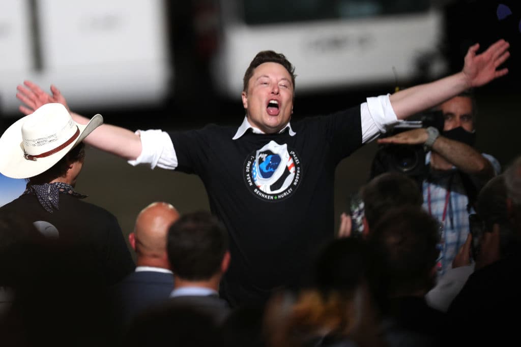 Boom di auto elettriche: Musk è leader di mercato. Stellantis è quarta con Bmw