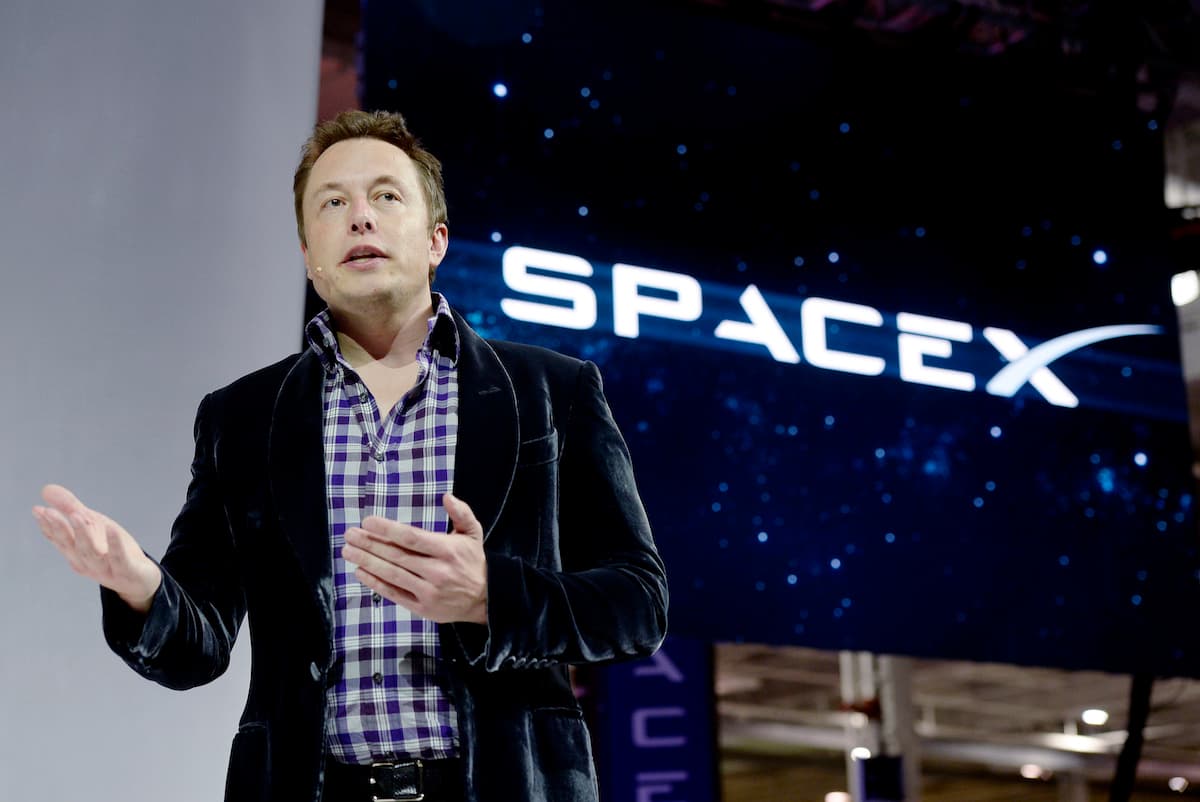 "Hackerateci e vi premiamo": SpaceX offre fino a 25.000 dollari a chi scopre i bug nei satelliti Starlink