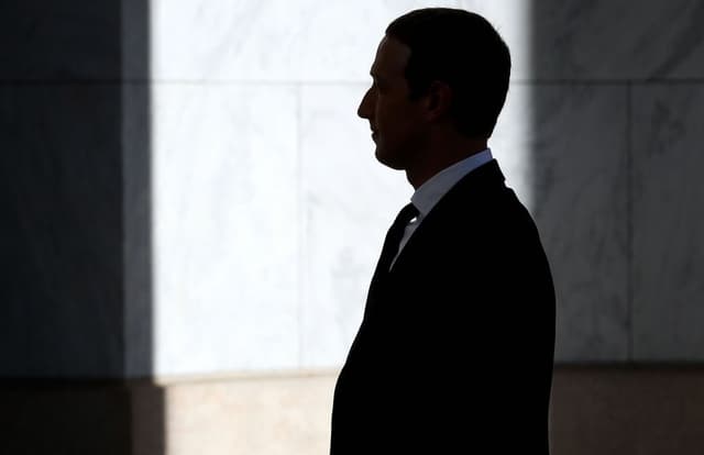 Zuckerberg ha sperperato i suoi talenti nell’IA. Ora sta spendendo miliardi per rimpiazzarli