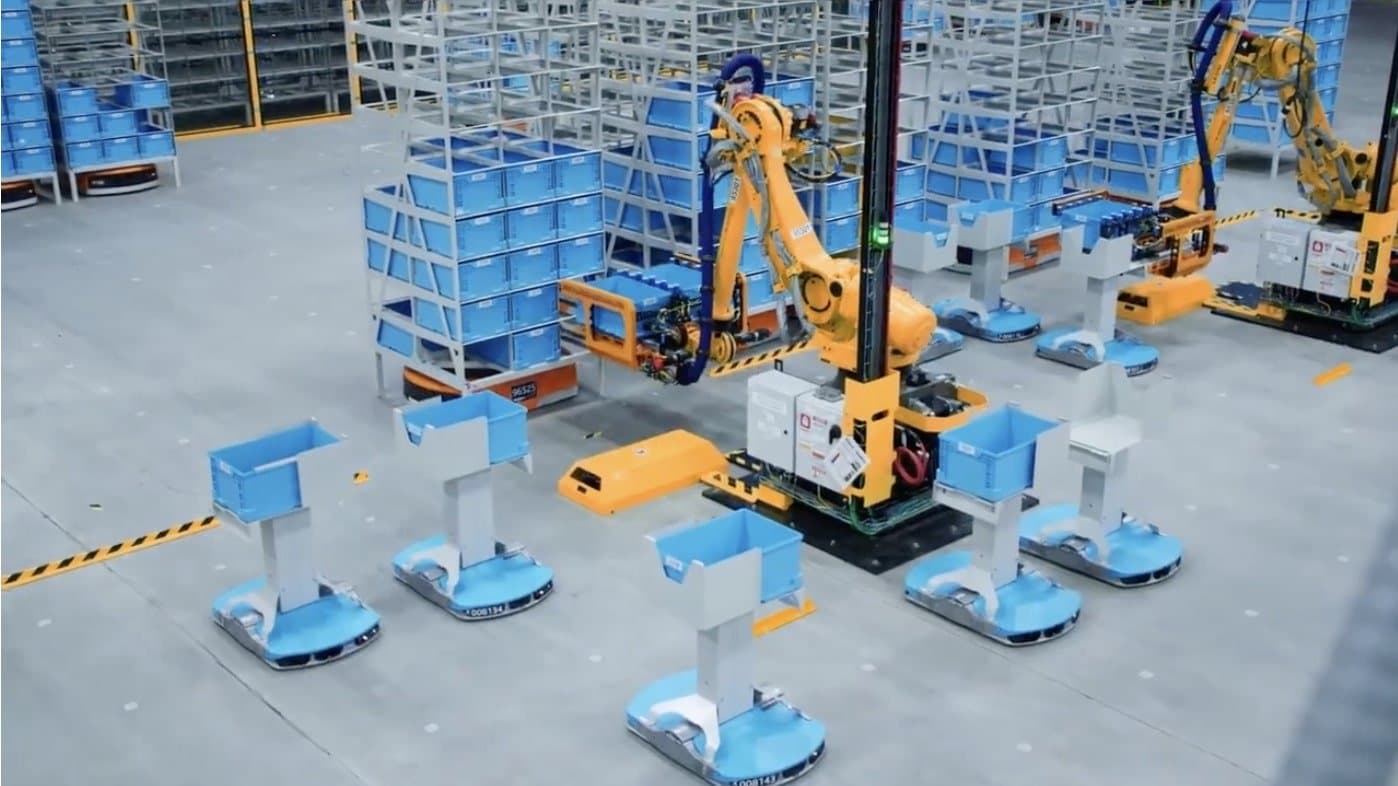 Amazon presenta quattro nuovi robot. Ma promette: "Non sostituiranno gli esseri umani"