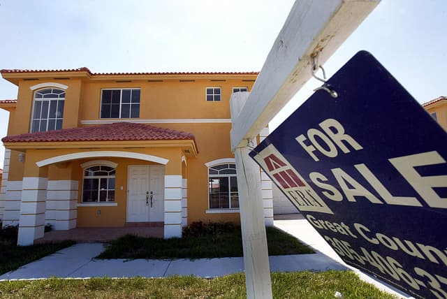 Domanda che frena, mutui ai massimi da 15 anni: gli Stati Uniti temono un nuovo crollo del mercato immobiliare