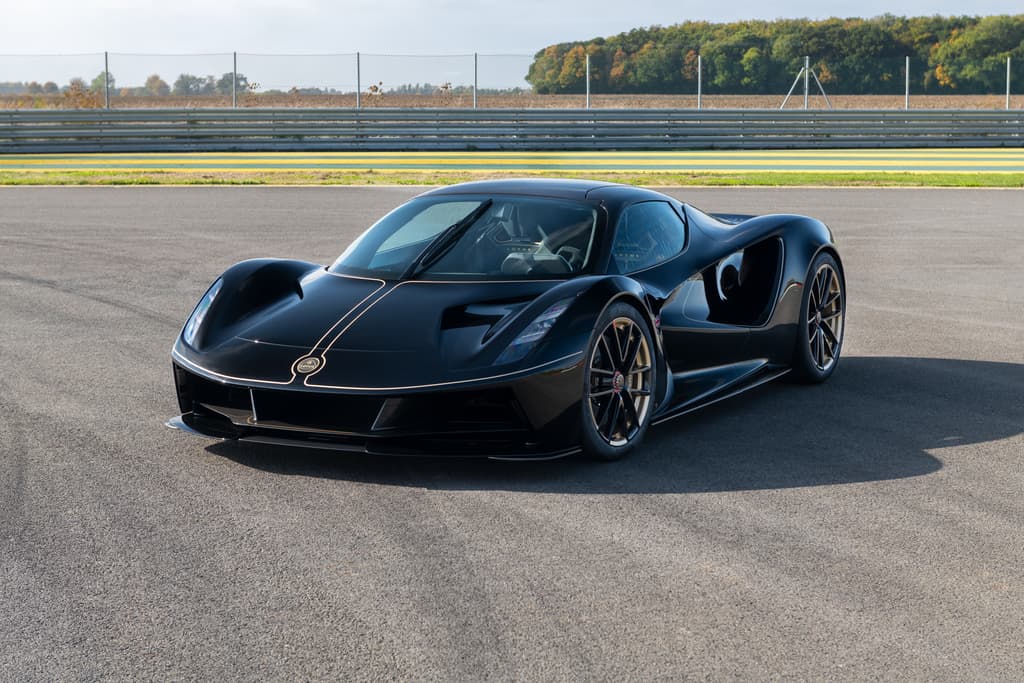 Lotus omaggia il pilota Emerson Fittipaldi con una nuova serie limitata