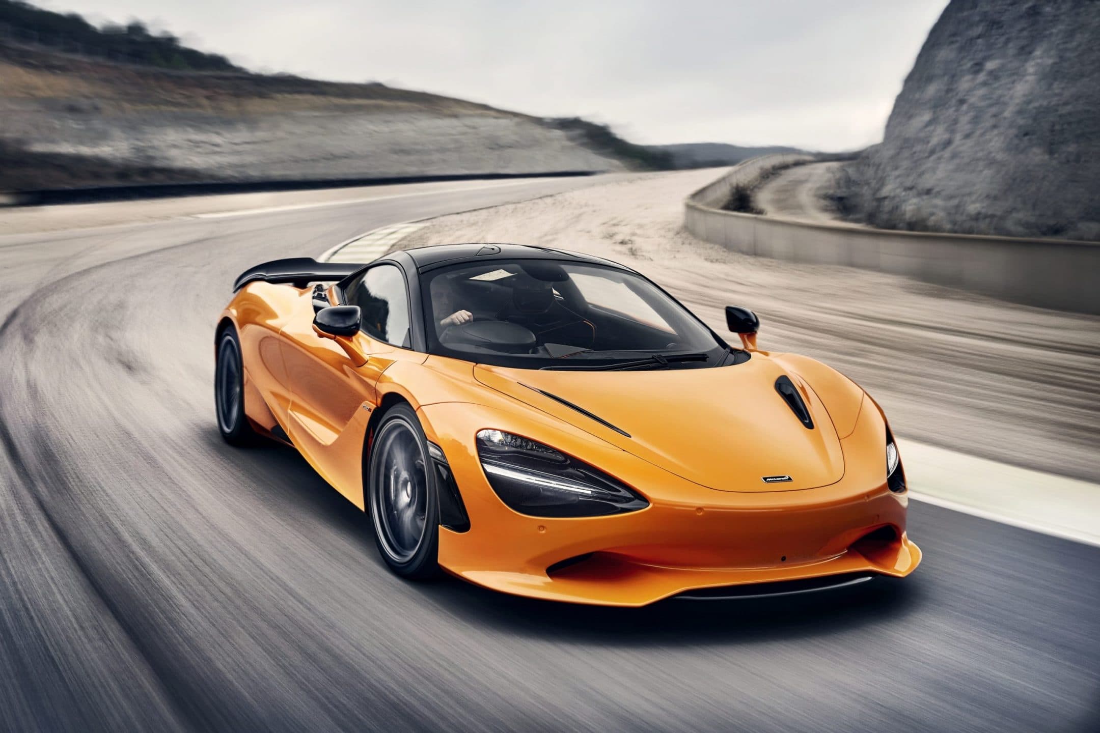 Svelata la McLaren 750S, la supercar più potente e veloce del marchio