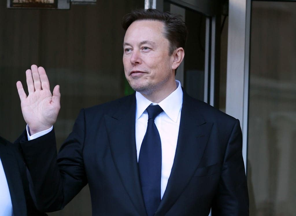 Tesla in rally a Wall Street. Il patrimonio netto di Musk sfiora i 250 miliardi di dollari