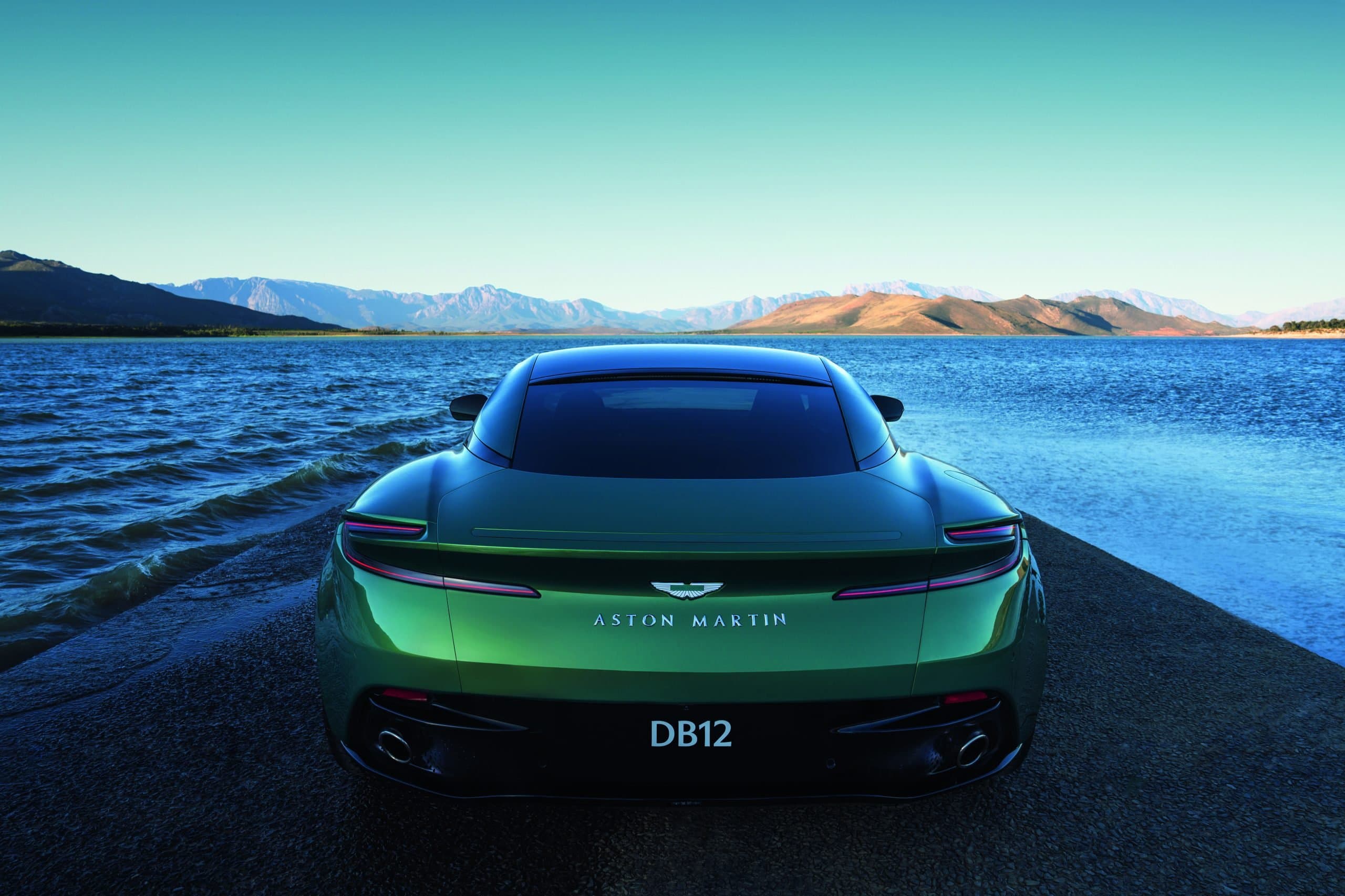 Nuova Aston Martin DB12, l’ultima gran turismo della casa inglese