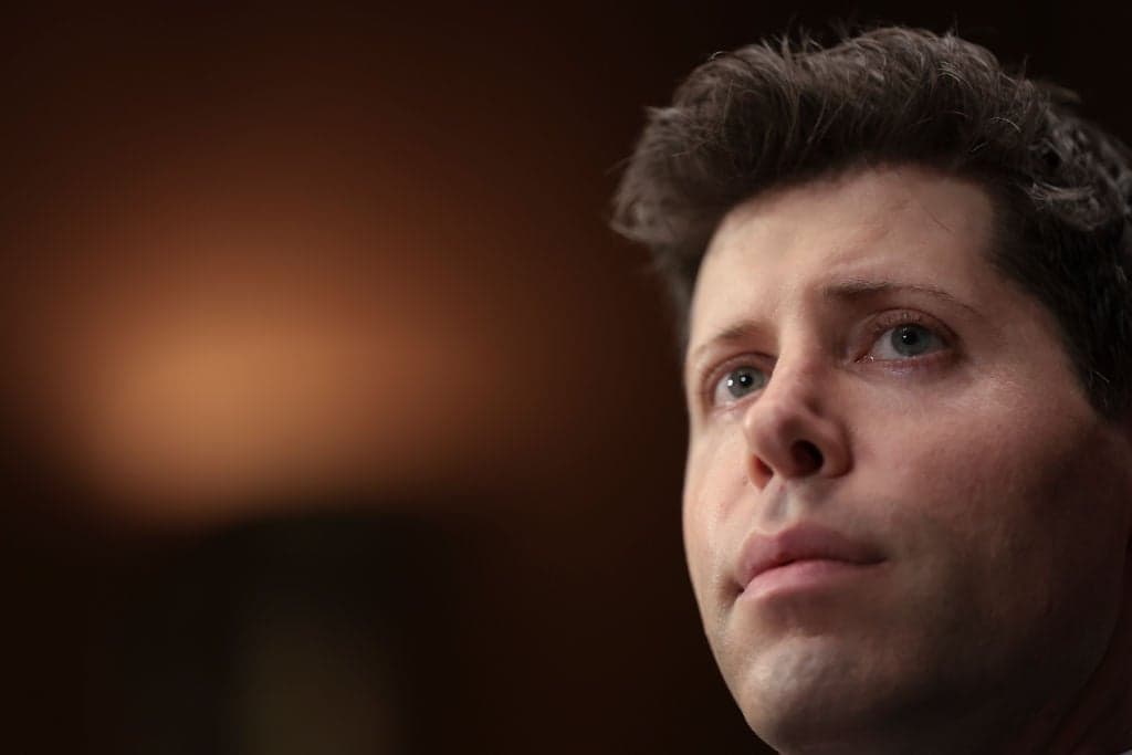 "L'Ia può portare l'umanità all'estinzione": la lettera aperta di Sam Altman e altri 350 esperti