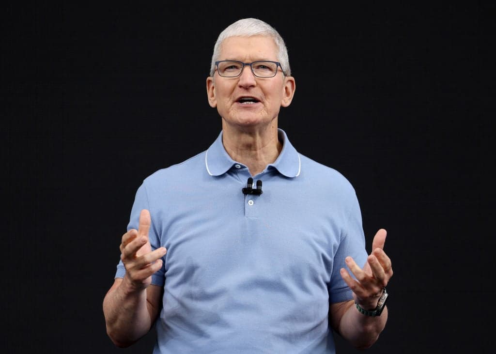 Apple in calo. Tim Cook prevede un impatto negativo di 900 milioni di dollari a causa dei dazi