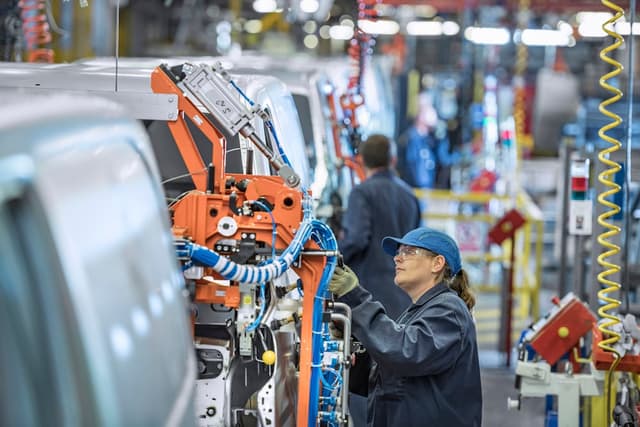Cresce l'industria manifatturiera in Italia: fatturato verso i 1.160 miliardi entro fine 2024