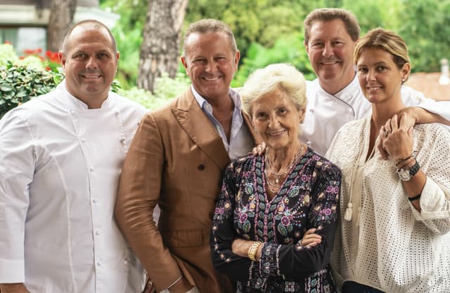 "La cena non è solo un carosello di piatti, ma un insieme di momenti indimenticabili"