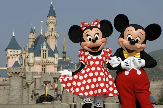 Quali sono le più grandi media company del mondo: Comcast davanti a tutti, Disney paga l'anno nero al cinema