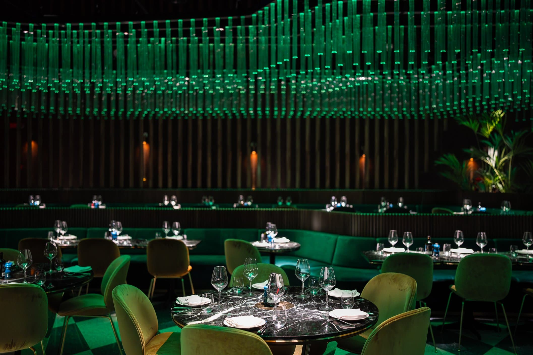 Tuya apre a Milano, il ristorante glamour che ha conquistato Mykonos e Bucarest