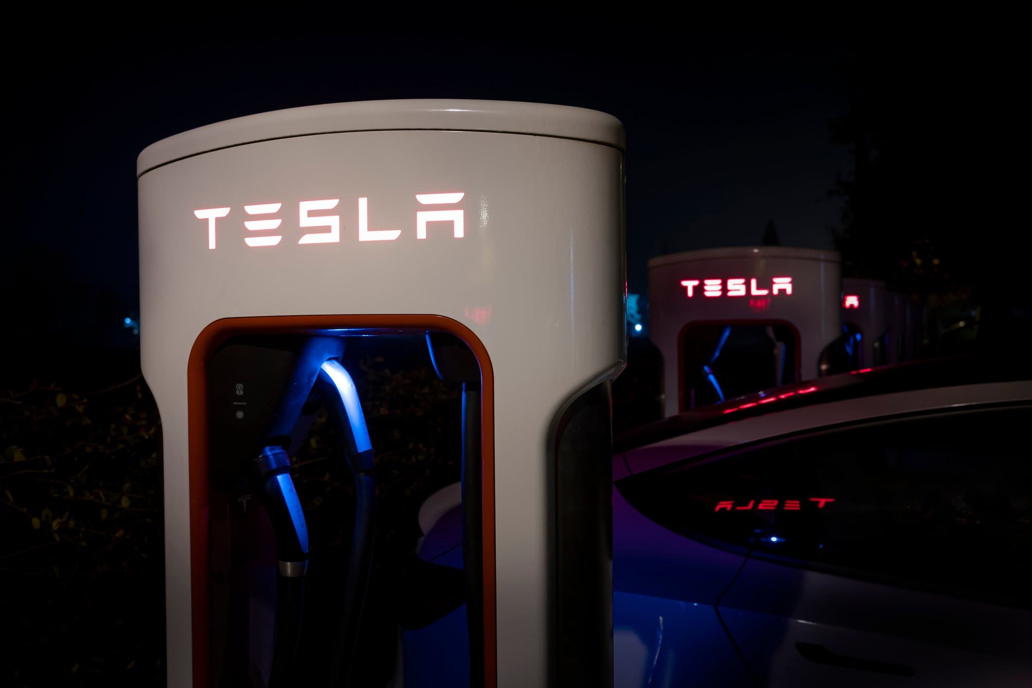 Il titolo Tesla in rialzo dell’8% grazie ai Robotaxi. E il patrimonio di Elon Musk sale di 15 miliardi di dollari