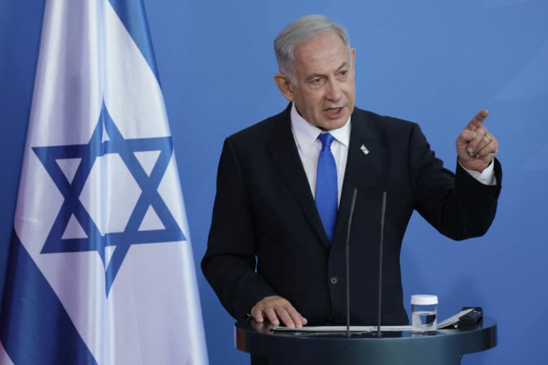 Israele attacca l’Iran: uccisi alti generali e scienziati nucleari iraniani. Gli Usa negano qualsiasi coinvolgimento