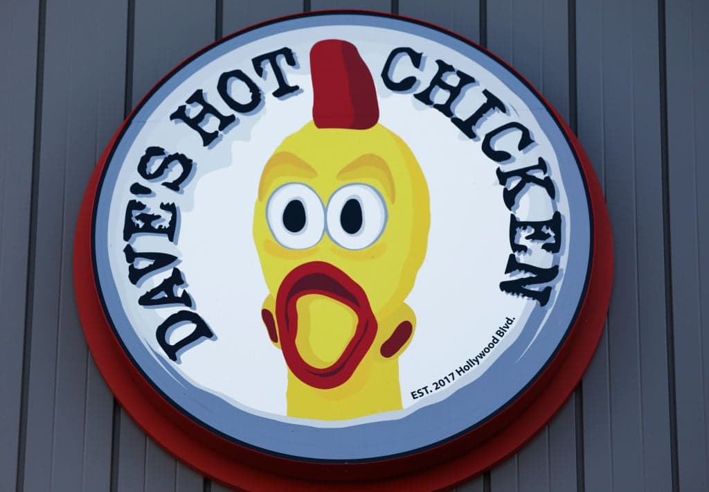 Come quattro amici hanno creato un colosso miliardario del pollo partendo con 900 dollari