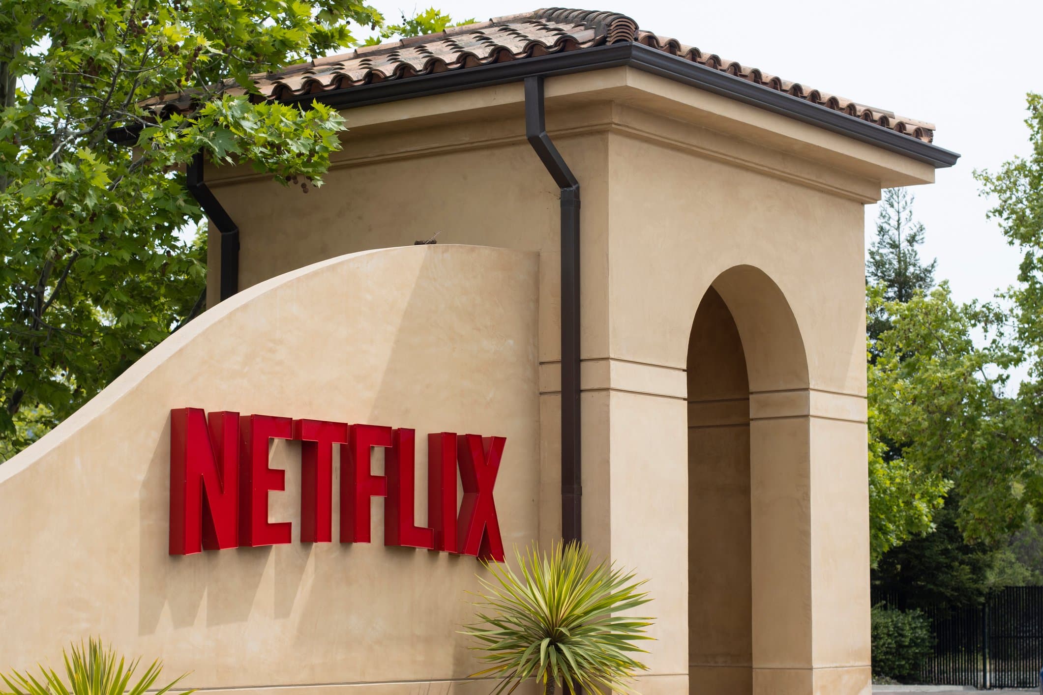 Per la prima volta Netflix ha sperimentato l'IA nella serie tv "L'Eternatura"