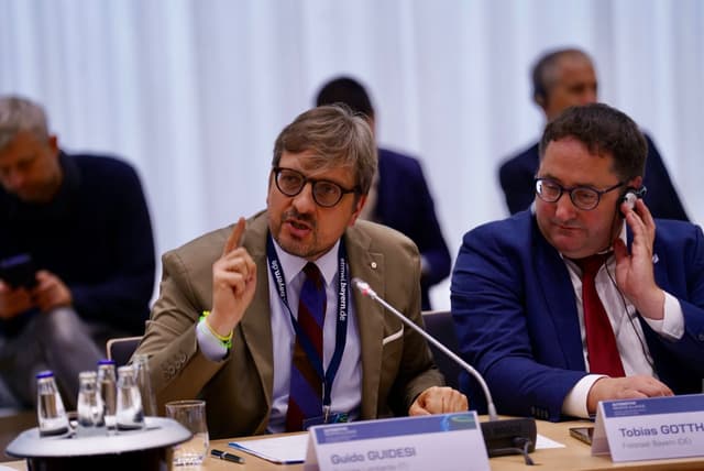 Guidesi all'assemblea dell'Automotive Regions Alliance: "La Commissione Ue deve decidere se salvare l'industria"