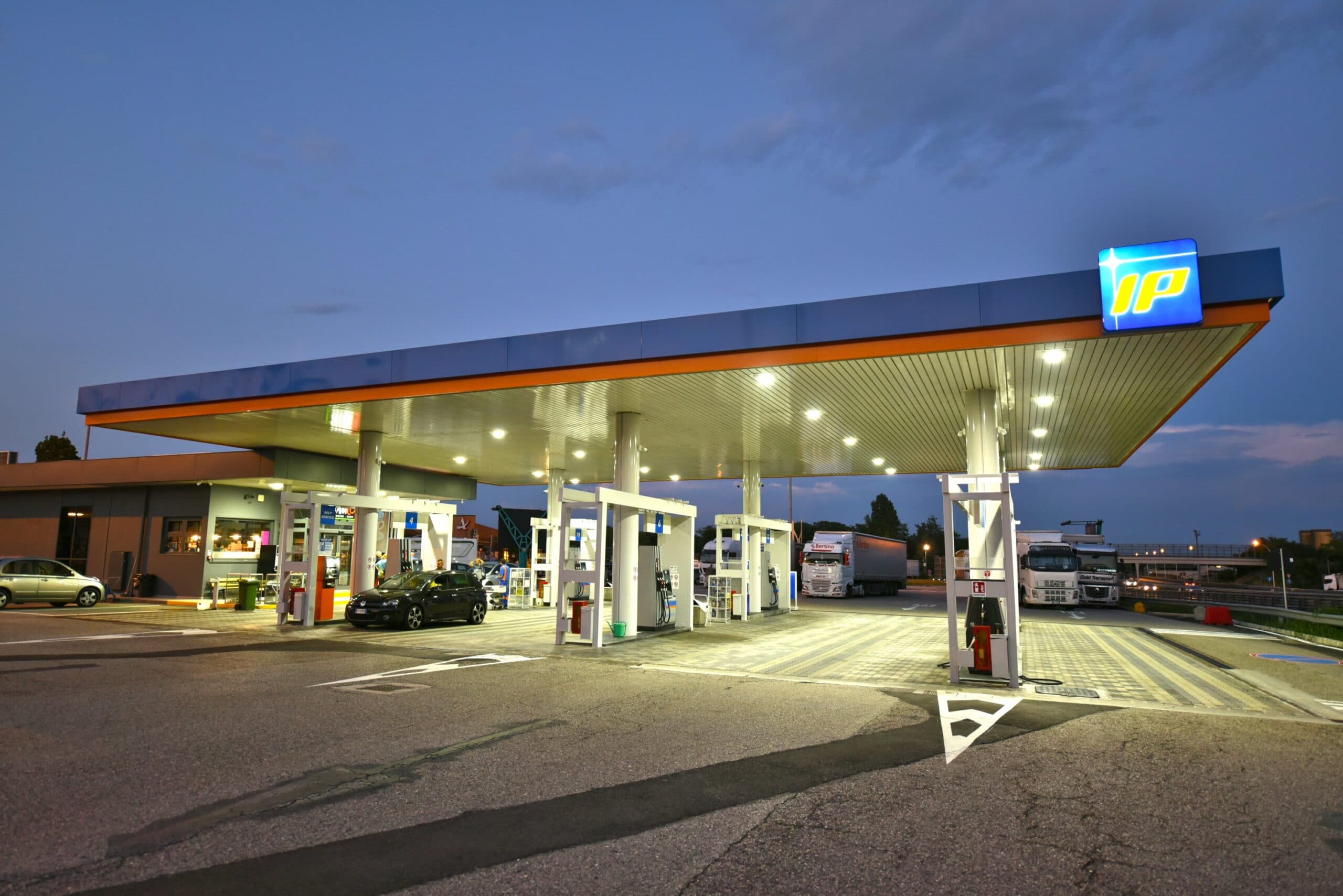 Il gruppo petrolifero italiano Ip passa alla società azera Socar: operazione da circa 2,5 miliardi di euro