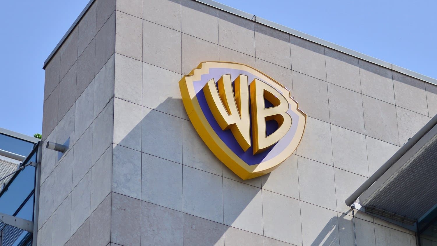 La Paramount Skydance degli Ellison punta Warner Bros. Discovery. Che decolla in Borsa
